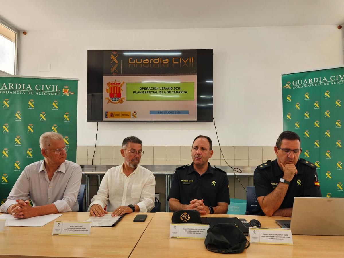 Un momento de la presentación del plan de vigilancia en Tabarca.