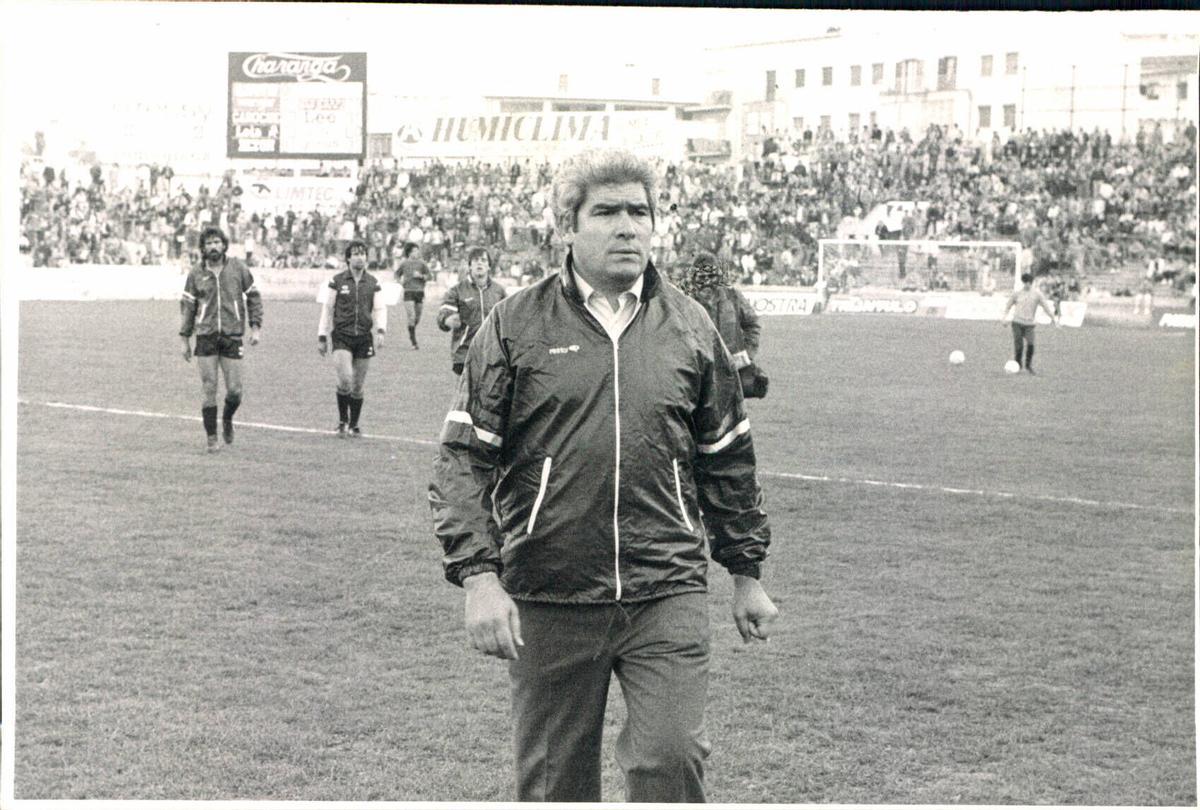 Manolo Villanova, entrenador del Mallorca temporada 1984-1985. CAJA1063_V