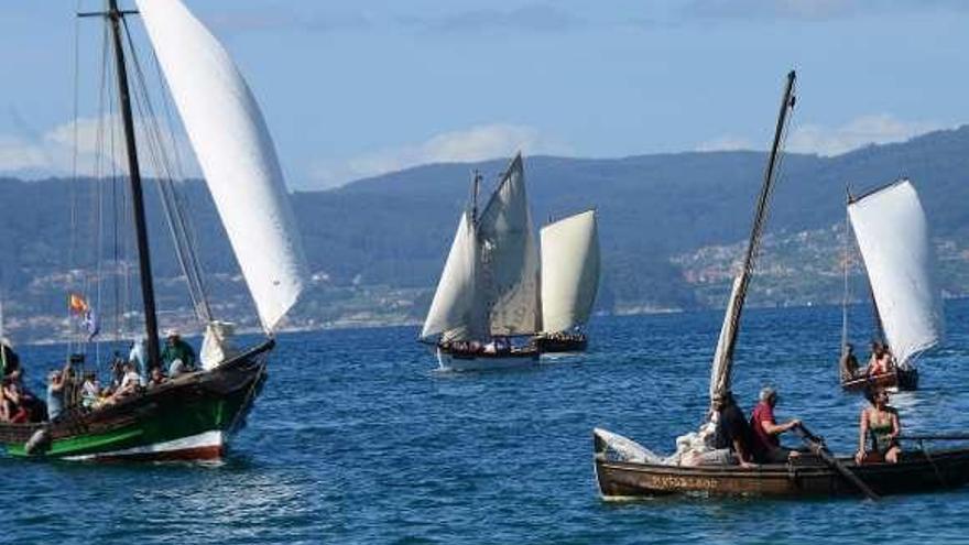 Algúns dos barcos que participaron no encontro de Os Galos. // G.N.