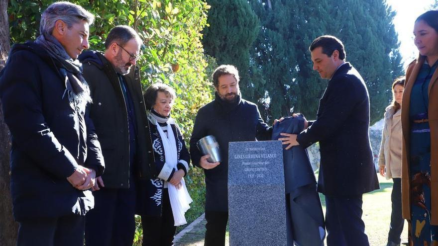 Las cenizas de Ginés Liébana reposan ya en el cementerio de San Rafael