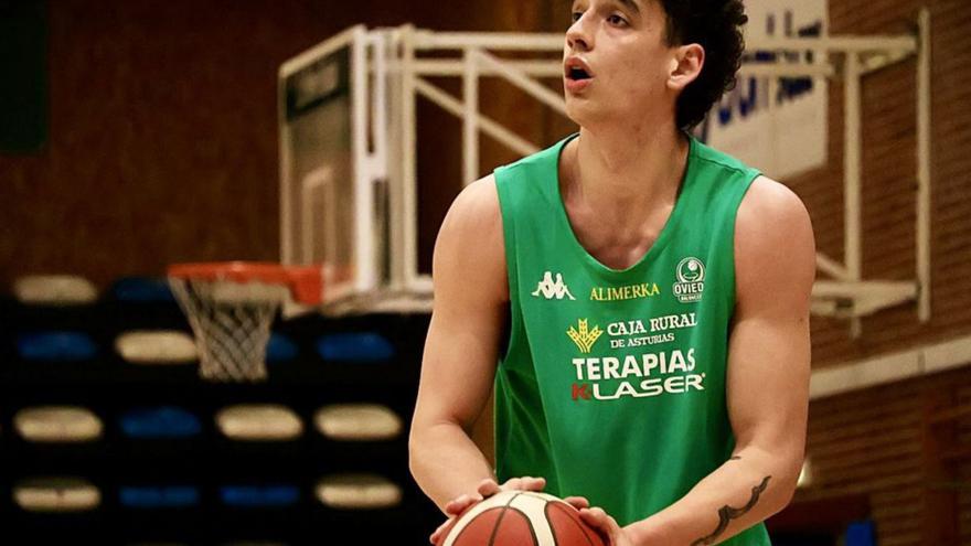 Hugo López en un entrenamiento del Alimerka de esta semana. | OCB