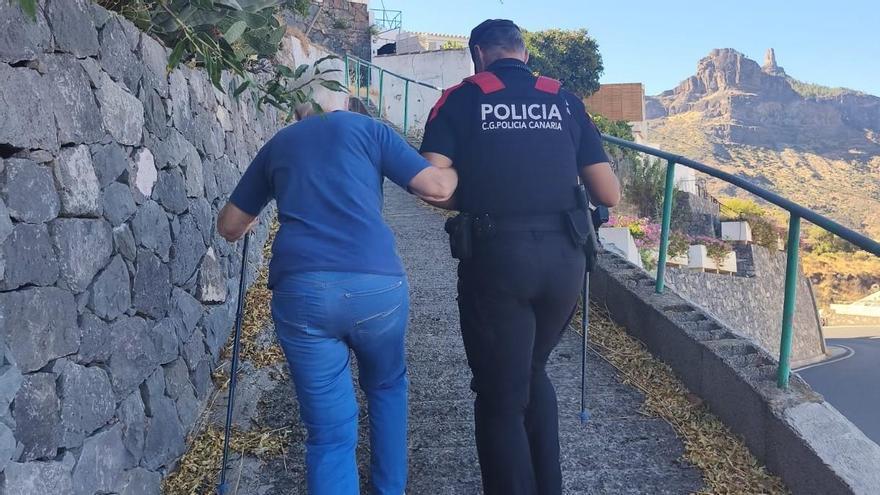 La Policía Canaria auxilia en Tejeda a una turista desorientada con síntomas de deshidratación