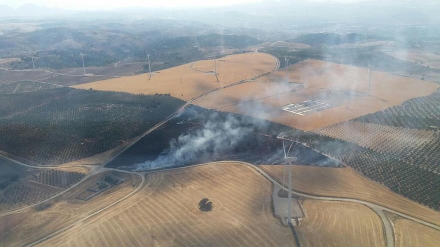 Controlado un incendio en terreno agrícola en Campillos