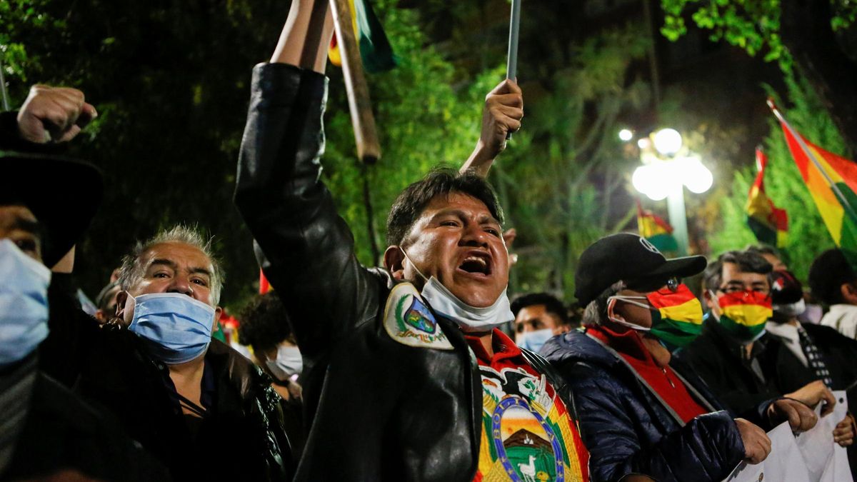 Protests after Áñez's arrest. Protests after Áñez's arrest.