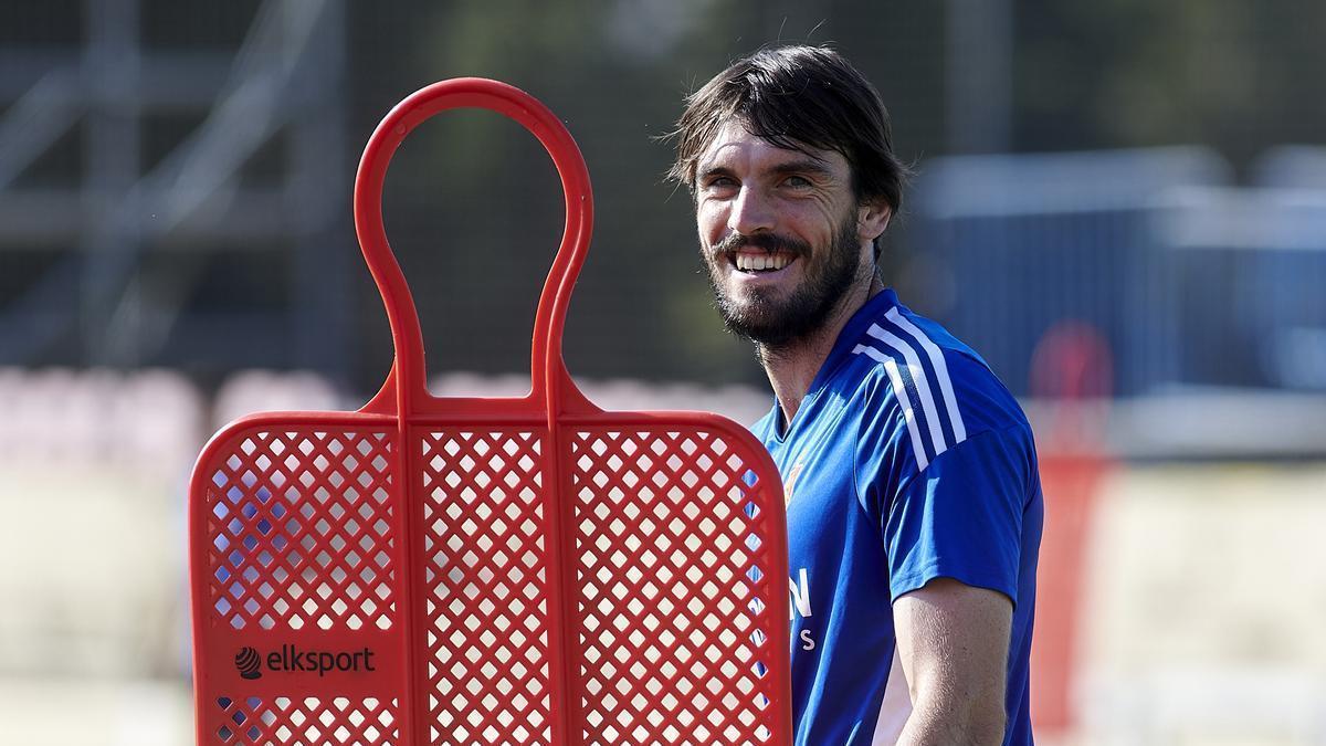 Eugeni Valderrama, sonriente durante un entrenamiento del Real Zaragoza