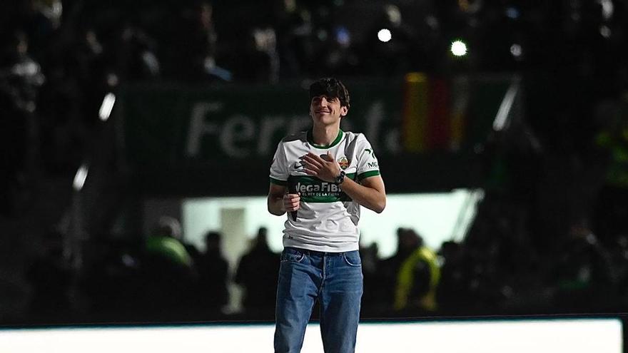 Gonzalo Villar, en el Martínez Valero tras ser anunciado como nuevo jugador del Elche.