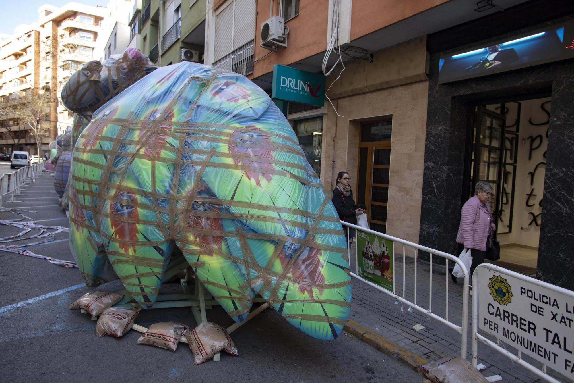 Los primeros montajes falleros ya se pueden ver en Xàtiva