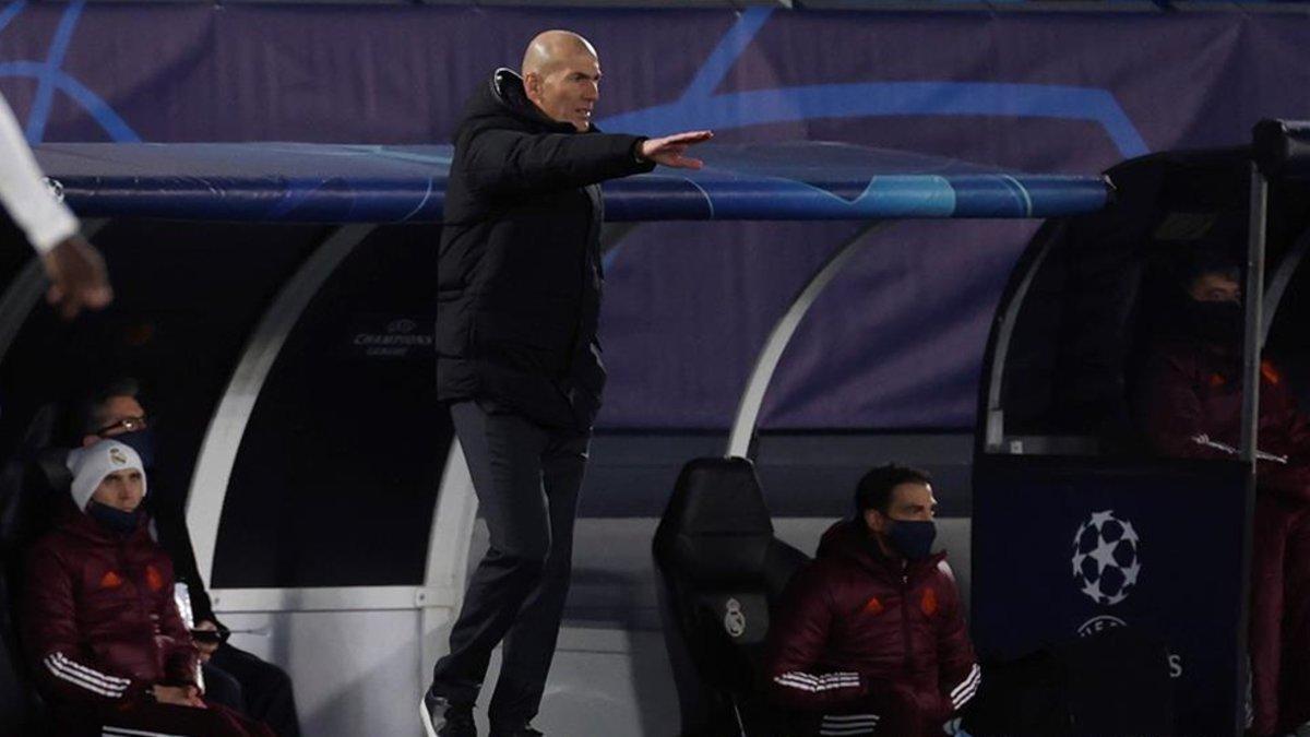 Zidane, durante el partido disputado en Valdebebas