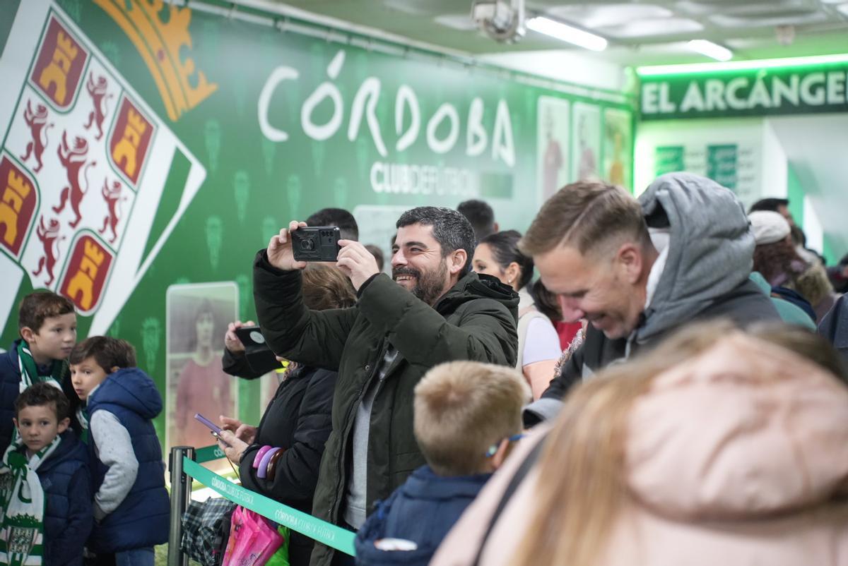 La recepción de Los Reyes Magos en El Arcángel, en imágenes