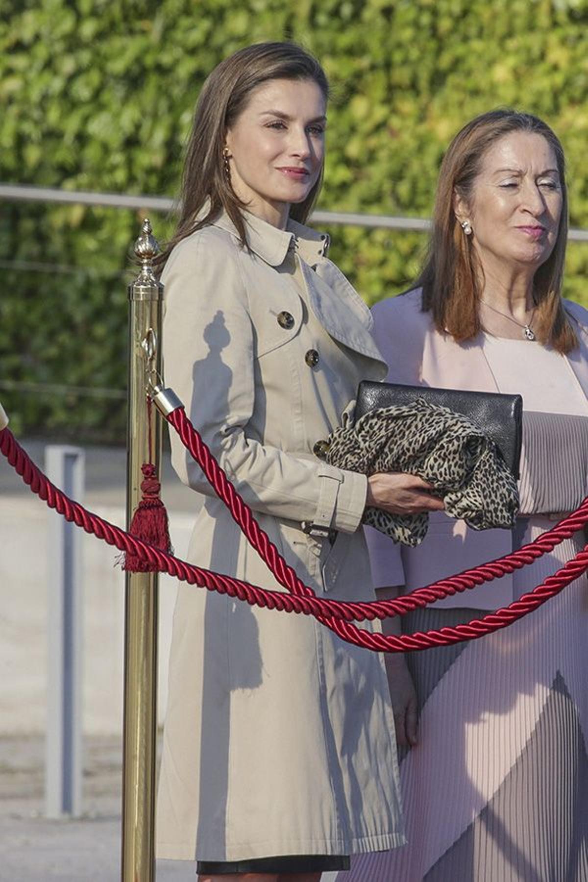 Doña Letizia durante la ceremonia previa al viaje