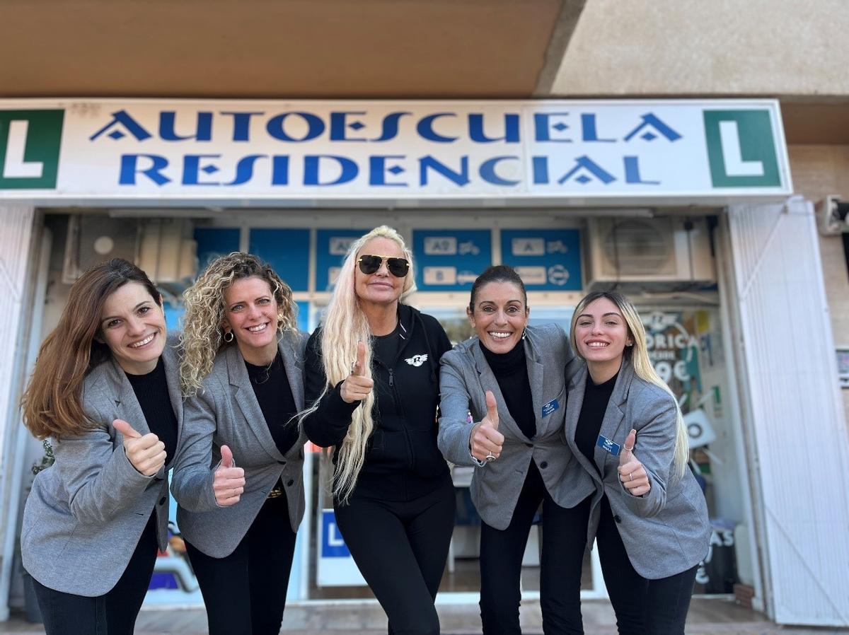 La historia de Autoescuela Residencial es una de superación, calidad y compromiso inquebrantable con sus alumnos