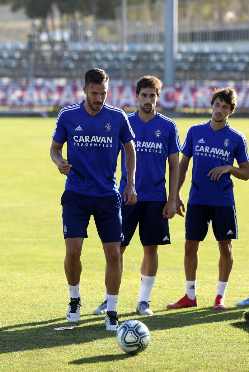 Entrenamiento del Real Zaragoza previo al partido de mañana