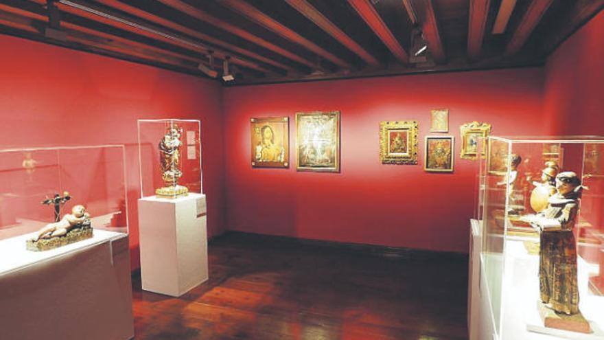 Imagen de la exposición de arte sacro &#039;Favores, Prodigios y Milagros&#039;, que se exhibe en la Fundación CajaCanarias.