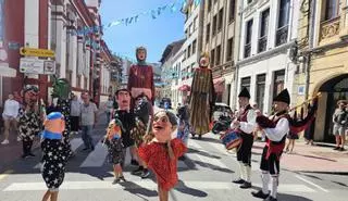 Villaviciosa disfruta a tope del Portal, que este domingo celebra su "día grande" con la tradicional danza