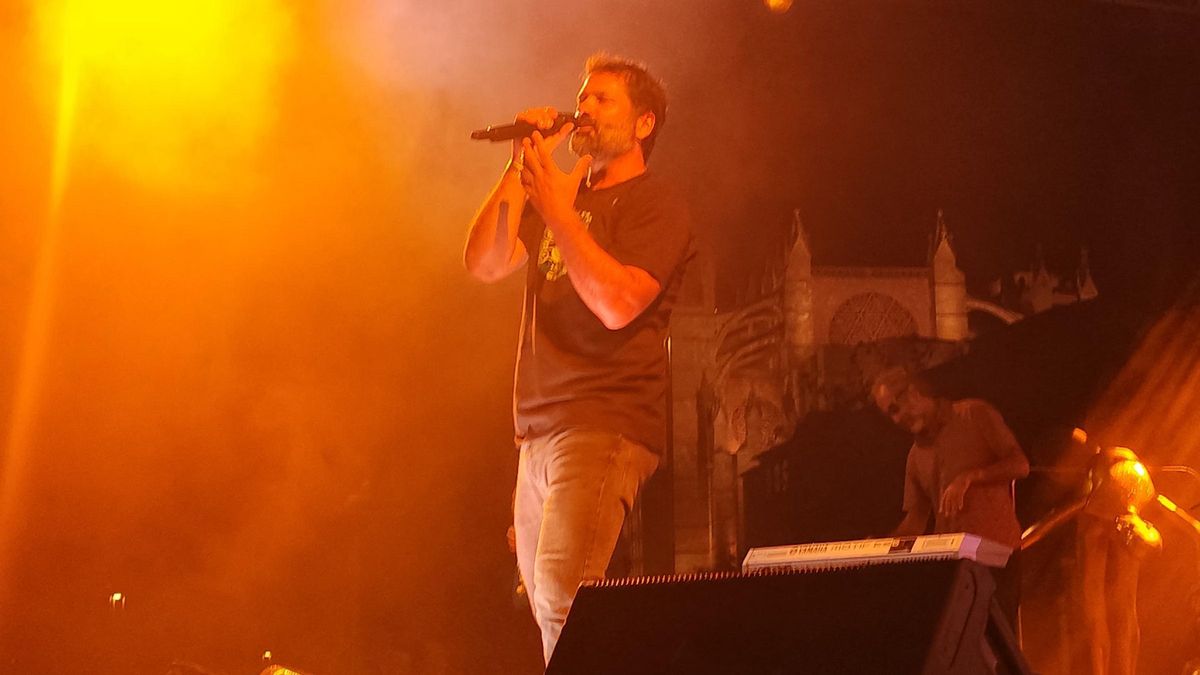 El Parc de la Mar vibra con la fiesta del Flexas: Antònia Font, la gran sorpresa de la noche