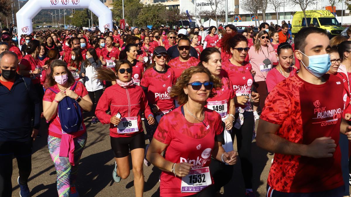 Participantes en la pasada edición de la Carrera de la Mujer Pink Running en Córdoba.