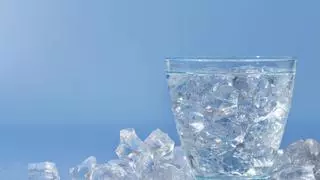 Haz hielo en menos de 6 minutos: la máquina que todos quieren roza su precio mínimo