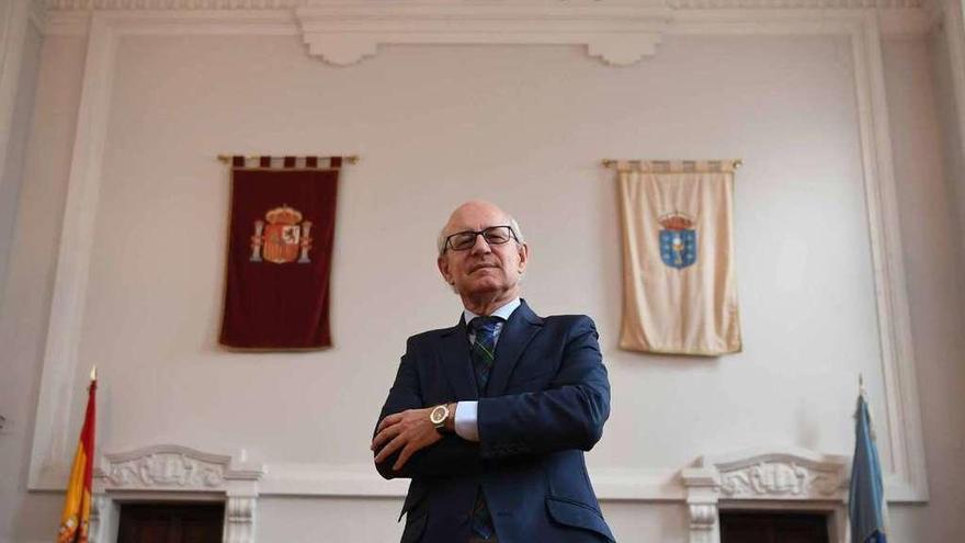 El fiscal superior de Galicia, Fernando Suanzes, en una sala del Palacio de Justicia.