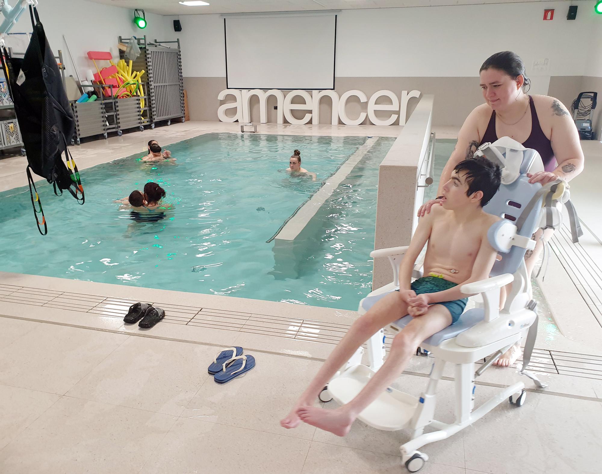 Una terapia tan única como beneficiosa: así es la piscina multisensorial de Amencer-Aspace en Vigo