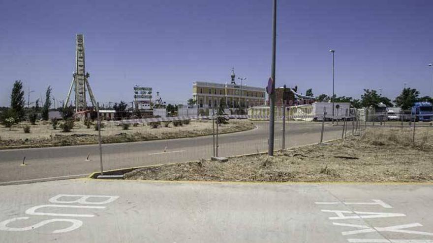 Un carril en la A-5 dará acceso al ferial de Badajoz y los taxis y el bus podrán ir por Rincón de Caya