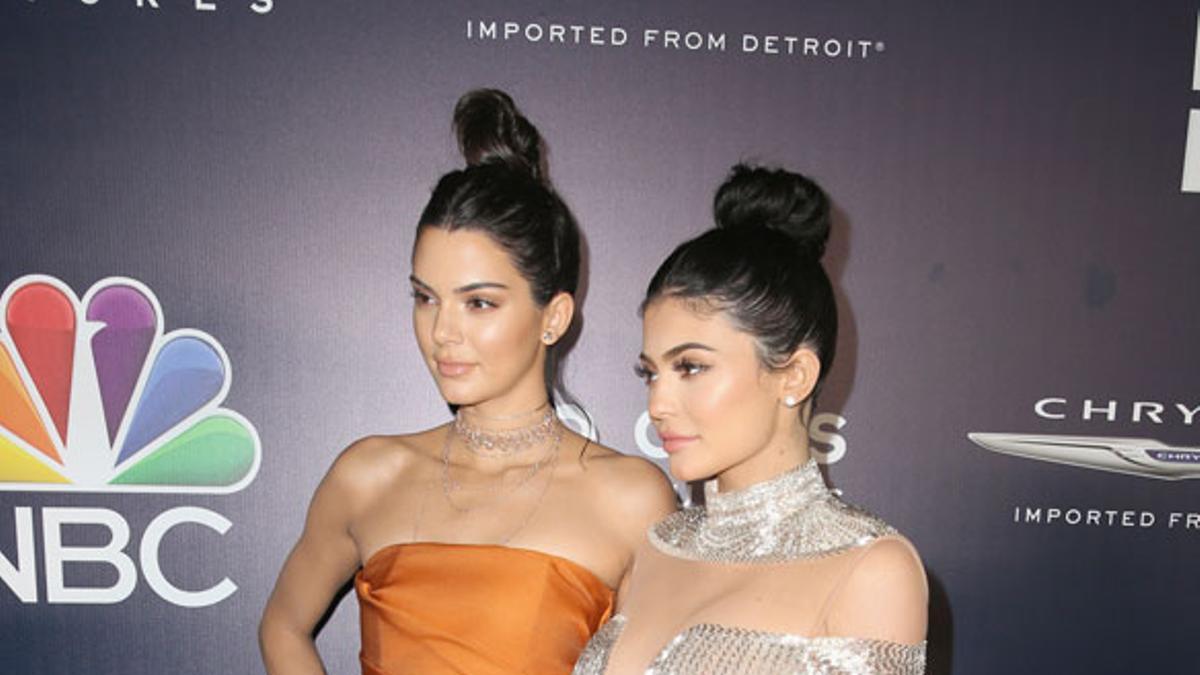 Los parecidos entre Kendall y Kylie Jenner en los Globos de Oro 2017