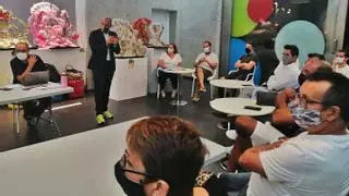 Los diseñadores limitan al 15% el voto del público en la elección de la reina