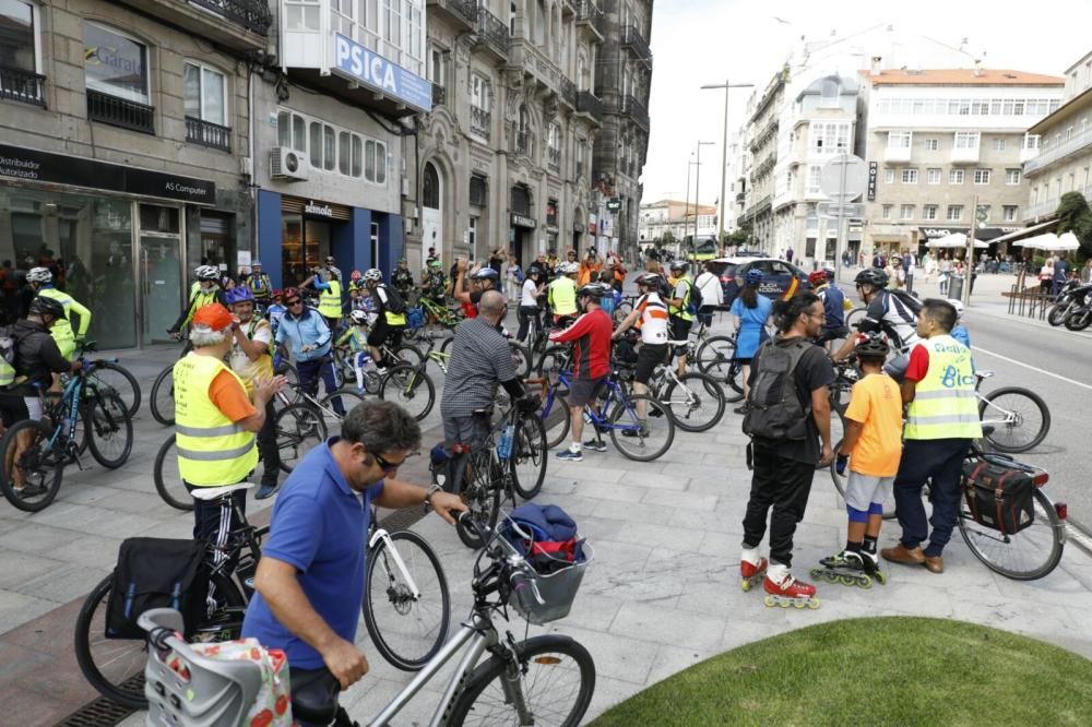 Marcha ciclista por la movilidad entre Vigo y Pontevedra