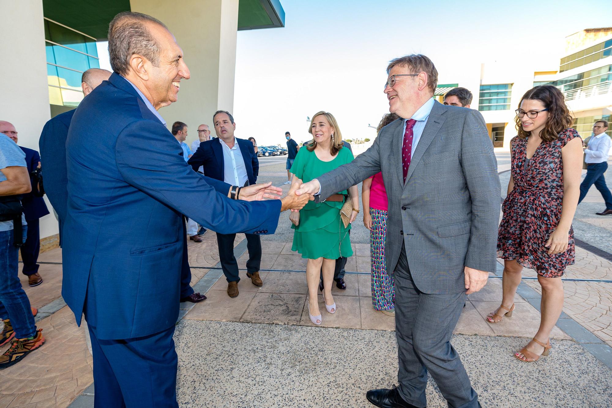 Ximo Puig anuncia que la actividad en la Ciudad de la Luz se retomará después del verano