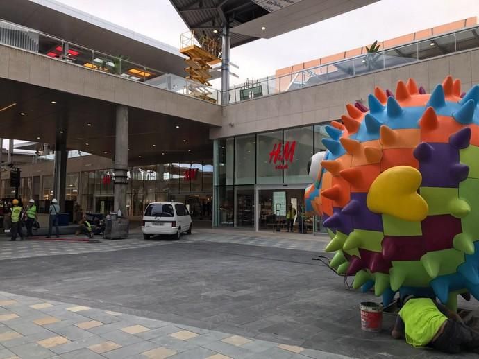 Últimos retoques al Centro Comercial Los Alisios