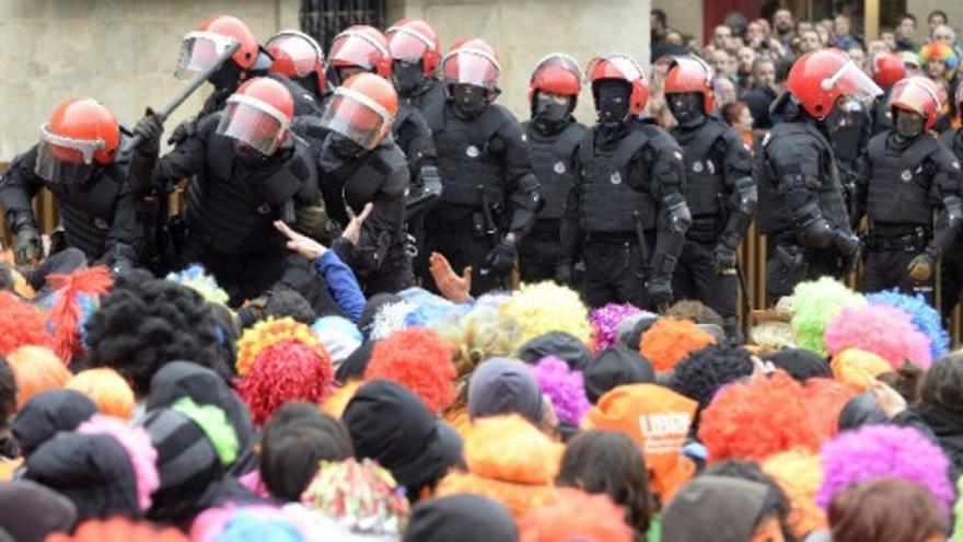 Detenidos tres miembros de Segi en el desalojo del &#039;muro popular&#039; de Vitoria