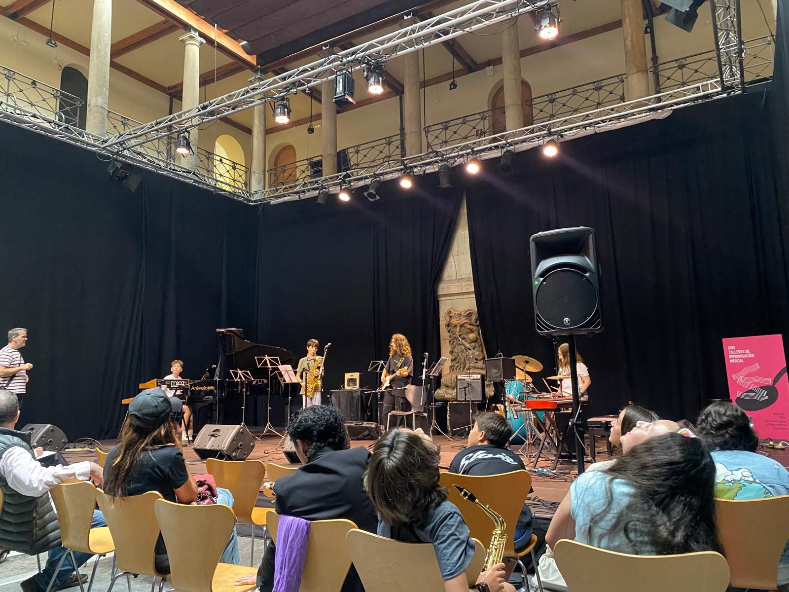 Así fue el concierto para clausurar los talleres de improvisación musical en Gijón (en imágenes)