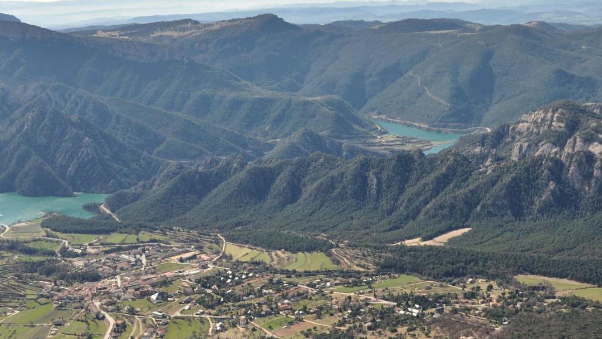 Vista panoràmica de Sant Llorenç de Morunys amb el relleu elevat al seu entorn | AJ. SANT LLORENÇ DE MORUNYS