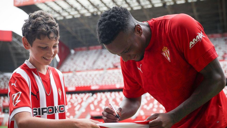 El entrenamiento más especial de Hugo: dos regalos para seguir al Sporting a todas partes
