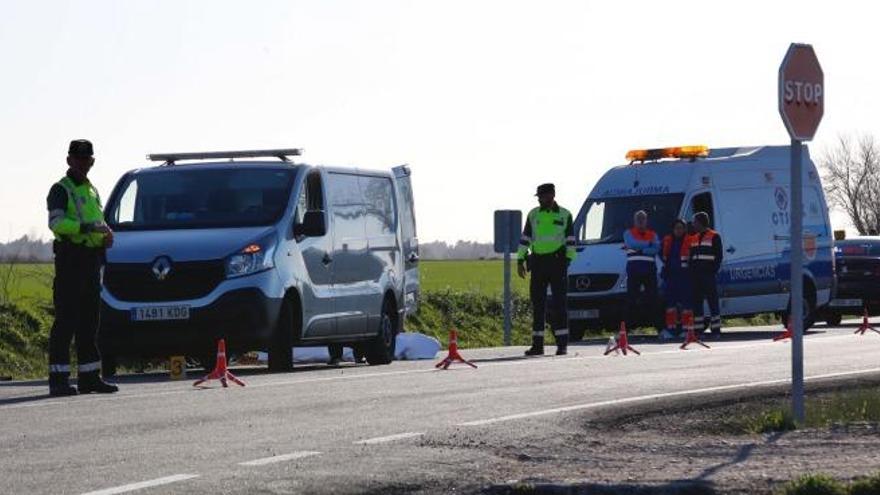 Fallece un hombre en un choque entre una moto y un coche