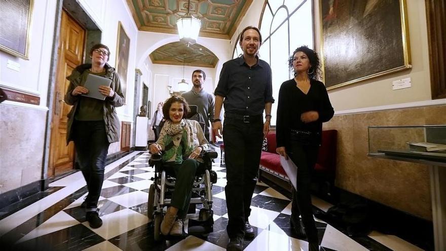 El Senado apercibe a una senadora de Podemos que envió a un asistente a votar por ella