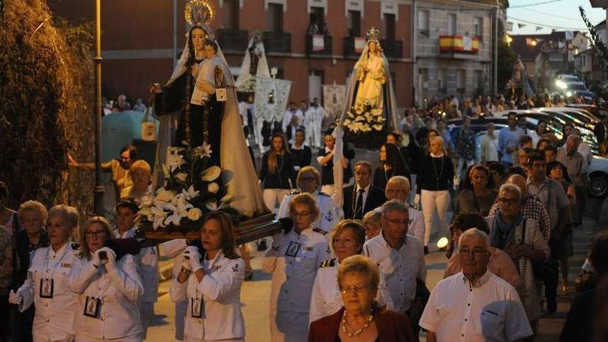Procesión de la Virgen del Rosario del pasado año. // Iñaki Abella