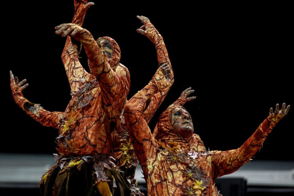 Arranca el Carnaval en Brasil al ritmo de samba.