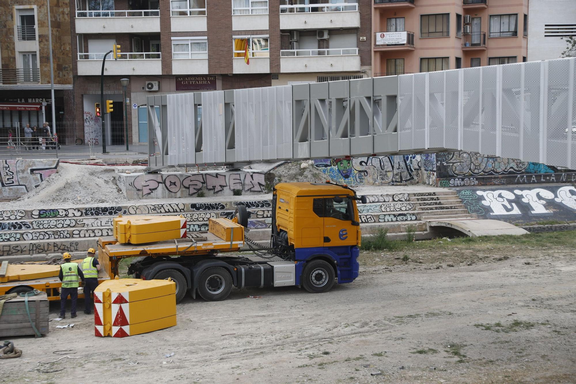 Continúa el montaje del nuevo puente del CAC