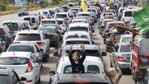 Els libanesos tornen en massa a les llars devastades al sud