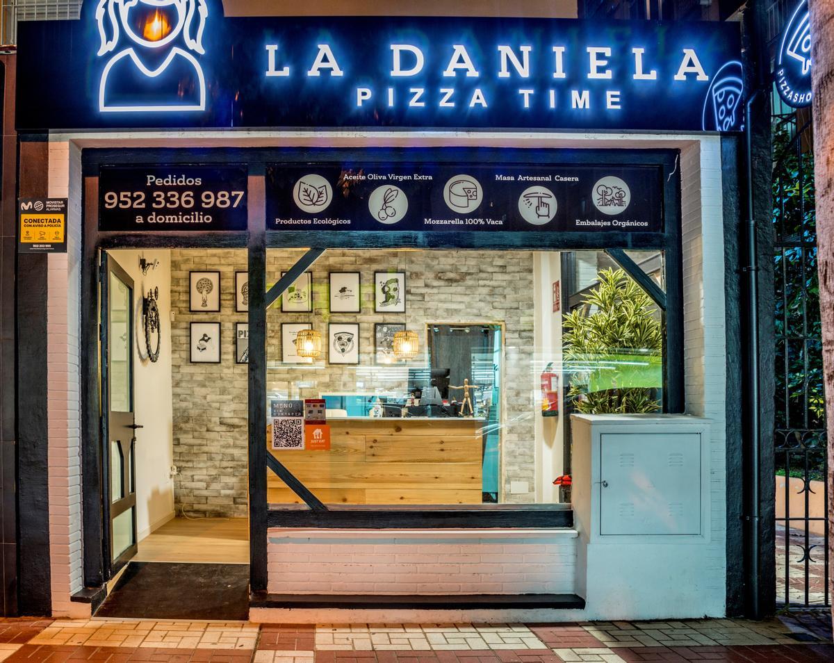 Fachada del local de Pizzería La Daniela