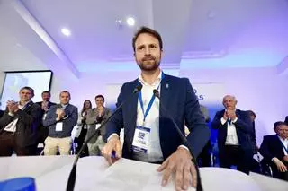 Canteli inaugura la Intermunicipal del PP en Oviedo con críticas a la "deriva radical" de Pedro Sánchez