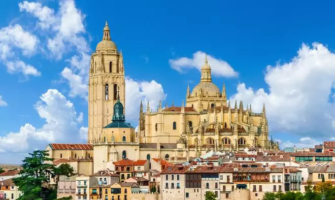 El destino favorito de la clase media española en otoño es una ciudad amurallada de Castilla
