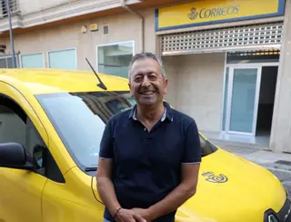 El adiós del cartero que ayudó a parir a una vaca