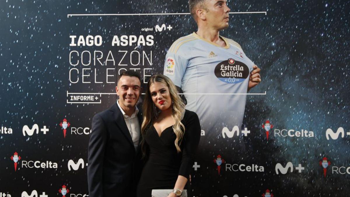 Iago Aspas y Jenni Rueda, antes del estreno. |  // RICARDO GROBAS