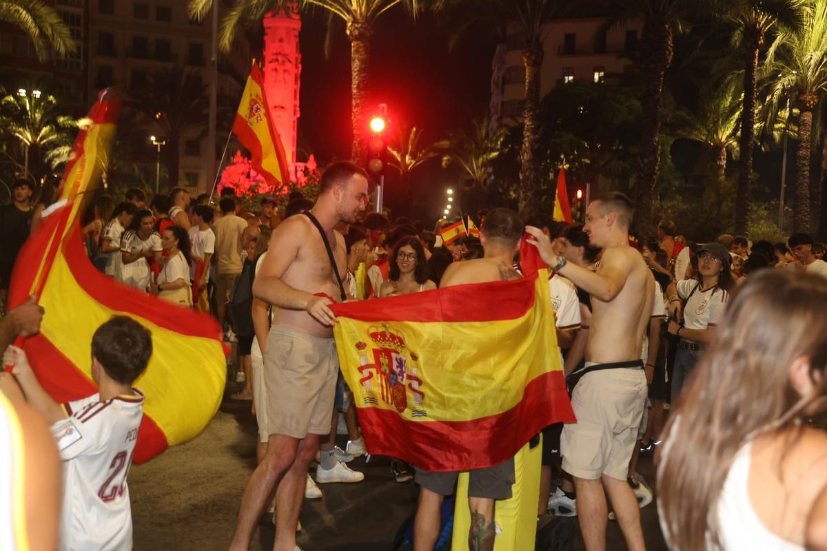 Las mejores imágenes de la celebración de la victoria de España en Alicante