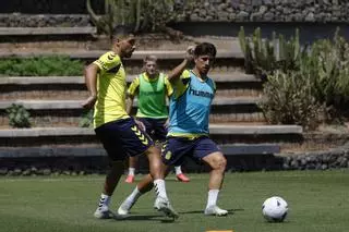 Rubén de la Barrera se pliega a la voluntad del club y echa el cerrojo en su primer entrenamiento con la UD Las Palmas