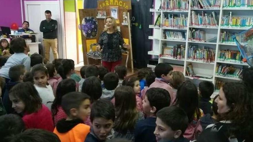 Cecilia Doporto, ayer, en el CEIP Joaquín Loriga de Prado.