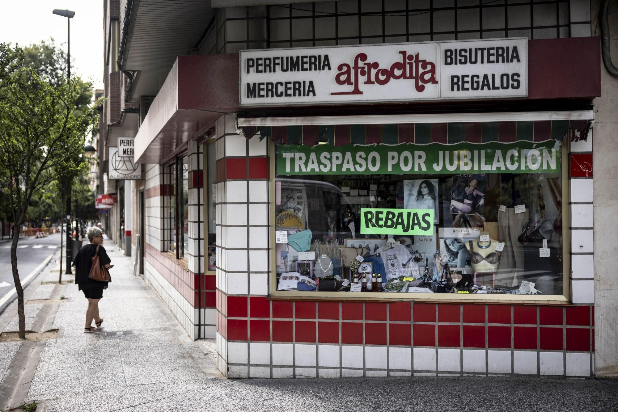 EN IMÁGENES | La Mercería Afrodita cierra por jubilación tras 40 años 