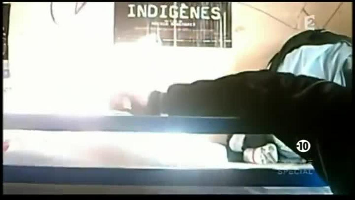 Parte del documental Envoyé Spéciale emitido por France 2 en el 2009 que cuenta con imágenes grabadas por Coulibaly.