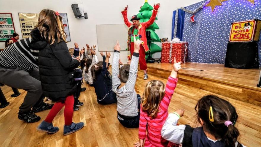 Imagen de la fiesta de Navidad en el Hospital de Alcoy.